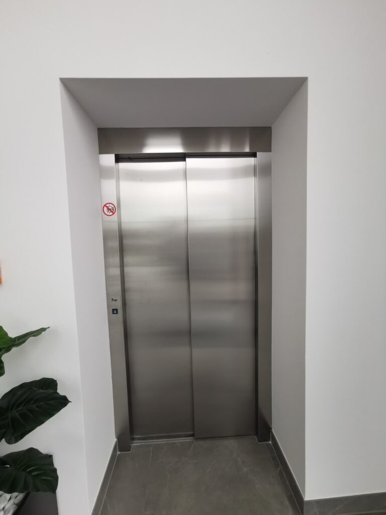 winda osobowa zdjęcie